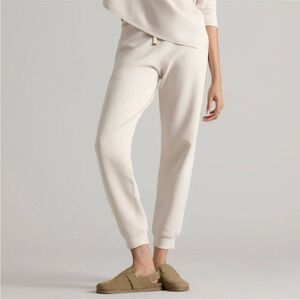 Rhône Women’s DreamGlow Jogger